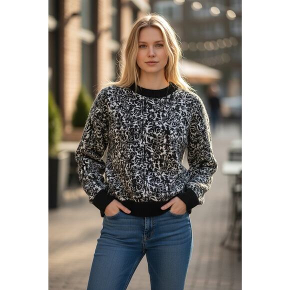 Tory Burch Black And White Pullover Sweater Size S in a smooth rayon material - Picture 1 of 6